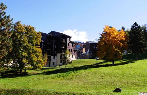 Montchavin Apartment | Cozy apartment near slopes with fireplace