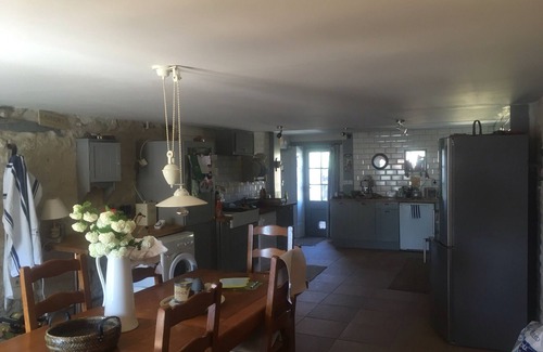 Saint-Georges-de-Longuepierre Cottage | tranquil farmhouse with heated pool ,renter has exclusive use .