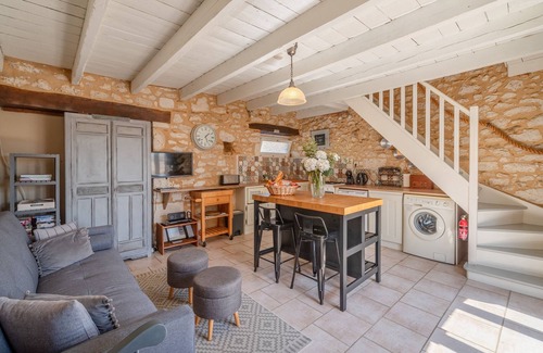 Sainte-Eulalie-d'Eymet Apartment | Beautiful pigeonnier tower gite in rural french setting with pool. Very peaceful