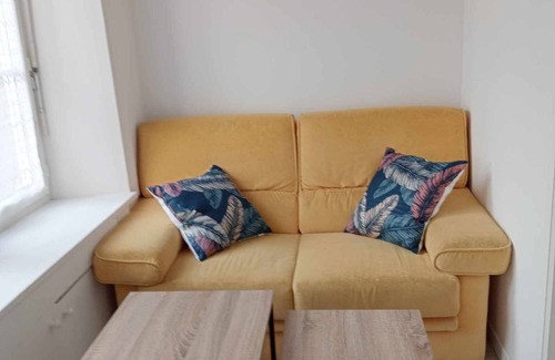 Villedieu-les-Poeles Apartment | Appartement Privatisé Avec Cour