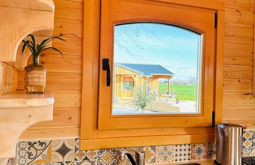 Faverolles Cottage | Unique caravan experience in the heart of Berry