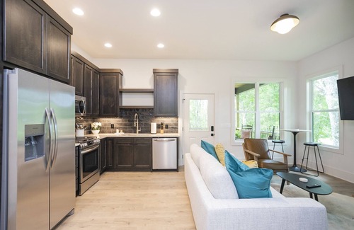 Franklin House | Franklin's Best Hideaway!