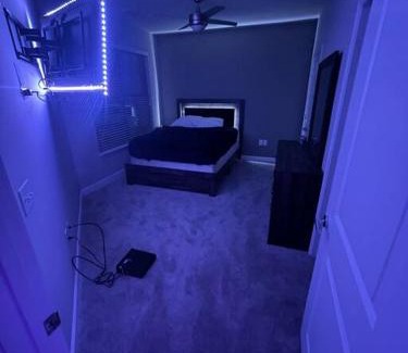 North Decatur Apartment | FREE bottle of wine upon request W/ FREE Parking