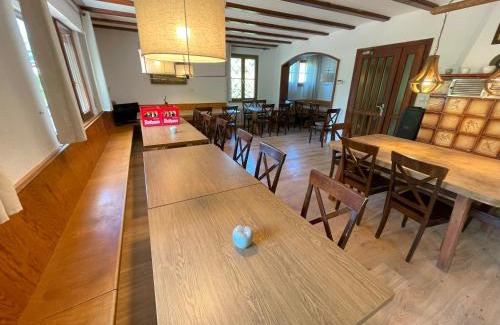 Bad Wildbad House | Freizeitheim Wilhelm-Kiefer-Haus mit großem Grundstück, Feuerstelle, Tennisplatz