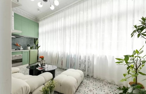Downtown Shanghai Apartment | French-style 1b1b apartment walk to XinTianDi, Fuxing Road