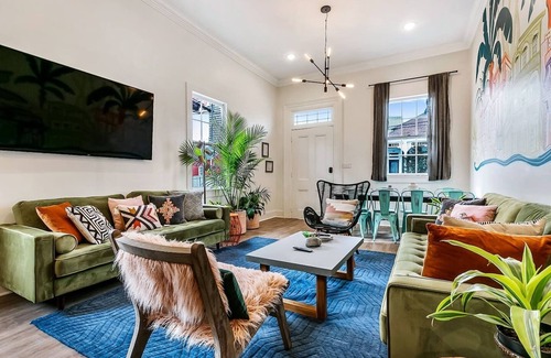 Faubourg Lafayette House | Fresh Contemporary Luxury - 10 Beds - Near FQ
