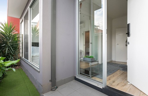 Abbotsford House | Freshly renovated - super spacious - walk to CBD
