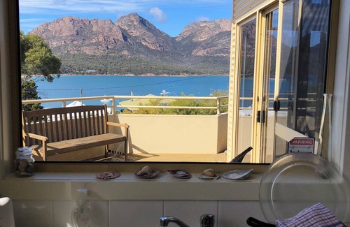 Coles Bay House | Freycinet Beach House - Freycinet Holiday Houses