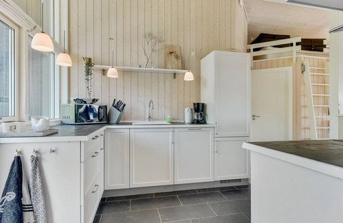Mommark Strand House | "Fridtjof" - 100m from the sea by Interhome
