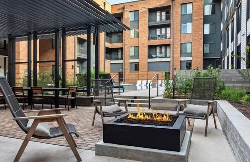 Highland Apartment | Frontdesk | 1 BR Apt near Texas Capitol