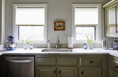 Crestline Heights Apartment | Frontporch Edenbrae - Overlooking Lush Gardens