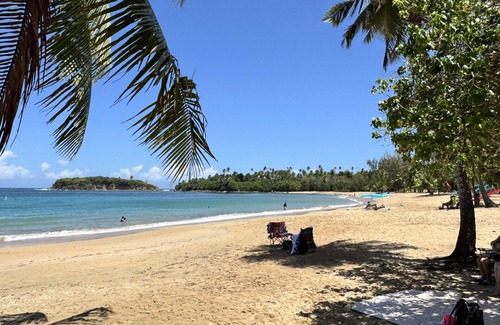 Cerro Gordo Apartment | Full apartment w/Kitchen, A/C, WIFI and 1 min to the Beach