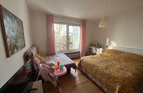 Westend Apartment | Full Flat in City Centre with Balcony