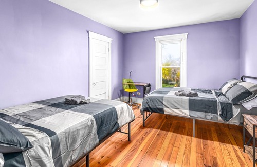 Mexicantown - Southwest Detroit House | Full house sleeps 8 five min from downtown