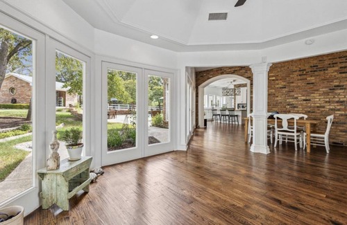 Bartonville House | Full Resort Estate with Pool, Gym, Tennis Court, Basketball and Volleyball