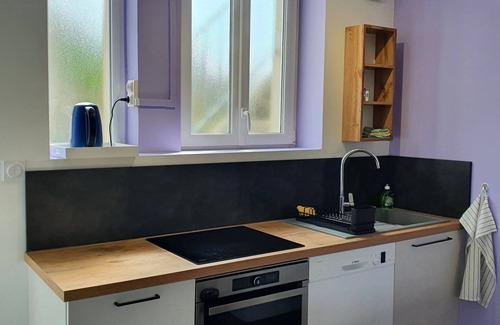 Villedieu-les-Poeles Apartment | Fully furnished and equipped apartment in the courtyard of the Haut Manoir