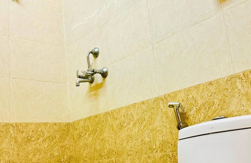 Jaipur District Hotel | Fully Furnished - Netflix, Rain Shower, Peace-103