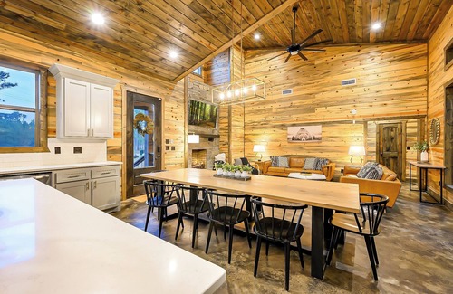 Broken Bow Cabin | Fully Loaded Game Room, One Story, Playset, Sleeps 20!