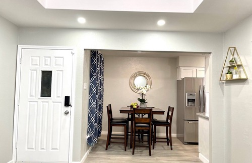 Frisco House | Fully renovated half duplex in downtown Frisco-3bed&2bath free wifi/hulu/parking