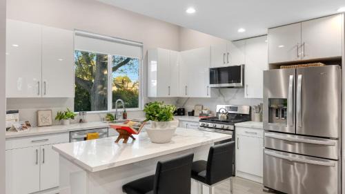 Sherman Oaks House | Fulton I by AvantStay Modern Haven in Downtown