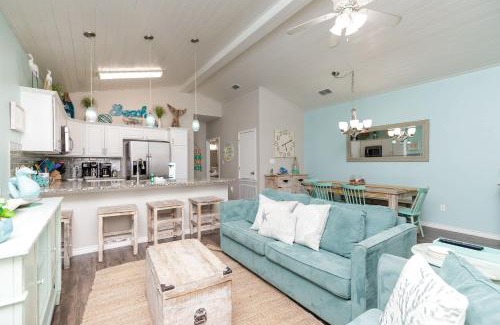 Port Aransas House | Fun 4 Bedroom - Resort Pool Sleeps 12