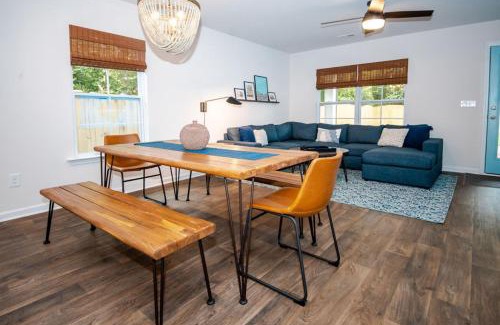 Columbia Apartment | Fun 4BD w 75 inch TV