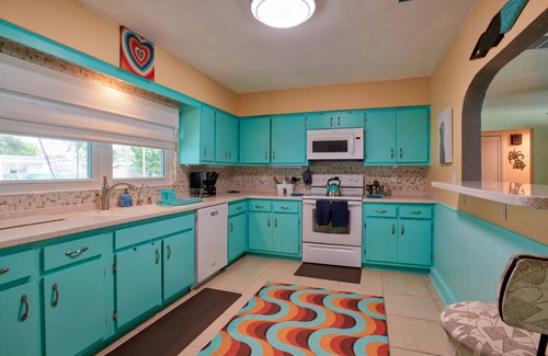 Gulfport House | Fun Getaway in the Sun Private Saltwater Pool Yard