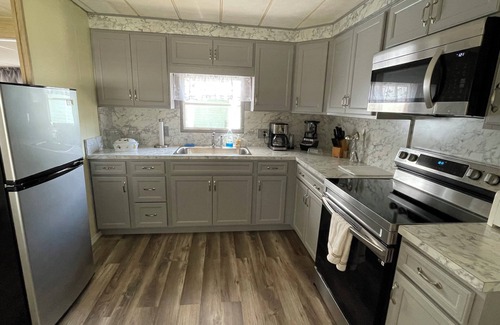 Largo House | Fun In The Sun at a 55+ Community that is in a quiet residential area.