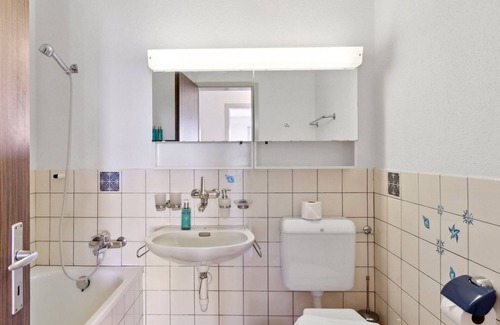 Uster District Apartment | Functional Style: 3 BR Apt in Zurich