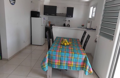 Riviere-Pilote Villa | Furnished 2-bedroom T3 apartment with air conditioning, south-facing, 5 minutes from the beach