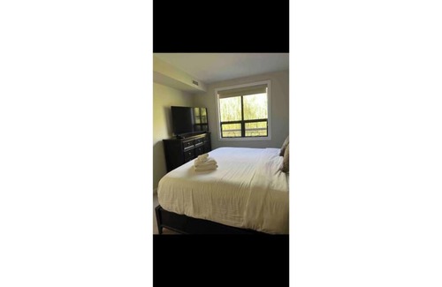 South Pandosy Resort | Furnished 2BR Loft | Kelowna