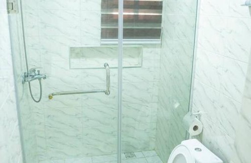 Abuja House | Furnished 3 Bedrooms Apart-24Hrs Elect WIFI Securi
