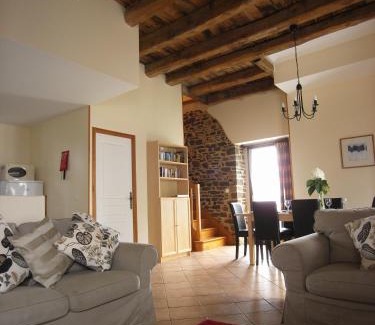 Les Champs-Geraux House | Gîte Abricot - Les Gîtes de la Lohuas