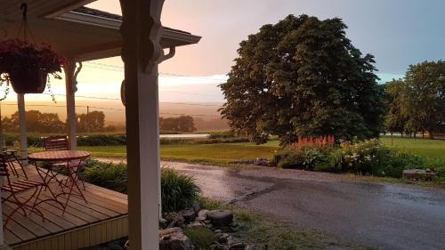 Racine Bed & Breakfast | Gîte Au Blanc Marronnier