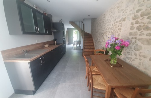 Ceyzerieu House | Gîte " Aux Portes Du Marais " 4/5 Personnes 3 *