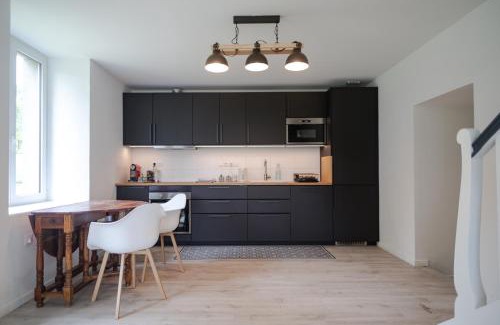 Le Grippon House | Gîte avec tennis en Baie du Mont Saint Michel à 15 minutes de la mer