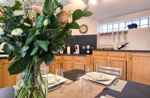 Montbrison House | Gîte charme à Montbrison avec spa et sauna - FR-1-496-309