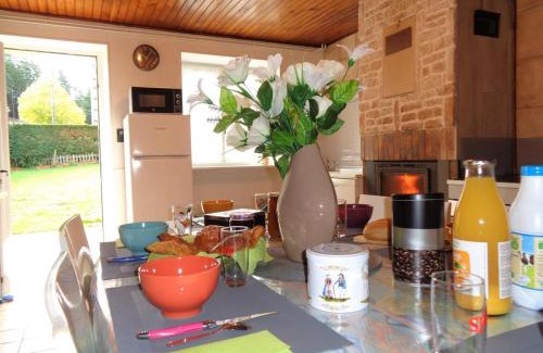 Saint-Jean-la-Vetre House | Gîte confortable à Saint-Jean-la-Vêtre avec animaux acceptés - FR-1-496-248