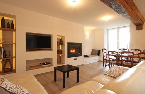 Ceauce House | Gîte Confortable avec Cheminée et Animaux Admis - FR-1-497-6