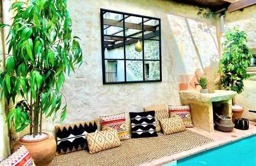 Vallon-Pont-d'Arc House | Gîte de groupe 18p-9ch OU 3 gîtes indépendants 6p-3ch - PATIO et PISCINE INTERIEURE CHAUFFEE TOUTE L'ANNEE