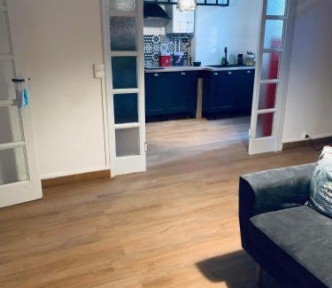 Bourg-Saint-Andeol Apartment | Gîte en RDC 72m2 - 2 chbres - Box Vélos - Parking