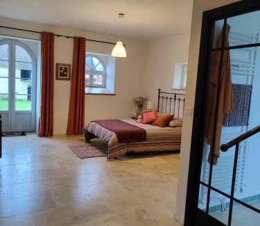 Vielmanay House | Gîte entre Loire, Vignobles et Bertranges