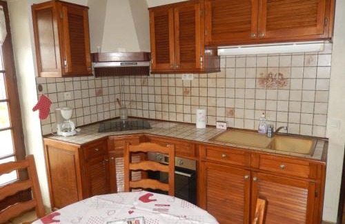 Arthon House | Gîte familial près de Châteauroux avec jardin, aire de jeux et location de salle, idéal pour 8 pers. - FR-1-591-12