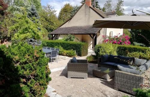 Bruere-Allichamps House | Gîte haut de gamme près de l'Abbaye de Noirlac - Séjour tout confort avec jardin et terrasses - FR-1-586-13