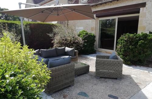 Bruere-Allichamps House | Gîte haut de gamme près de l'Abbaye de Noirlac - Séjour tout confort avec jardin et terrasses - FR-1-586-13