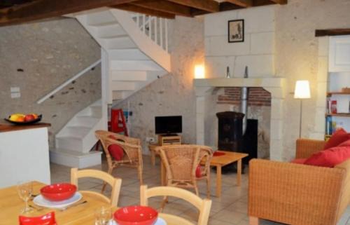 Villeloin-Coulange House | Gîte Hibou avec piscine 4-6 personnes