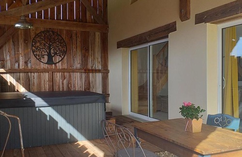 La Force House | Gîte jacuzzi La Libellule en Périgord