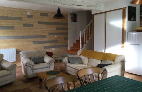 Sainte-Colombe-de-Duras House | Gîte la Grande Ourse 80m2 Avec Piscine au Calme à la Campagne Sans vis à vis