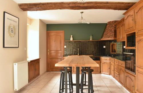 Ambrieres-les-Vallees House | Gîte La Mancellière - Maison familiale 12-15 pers, grand jardin, jeux & pétanque - Pleine nature