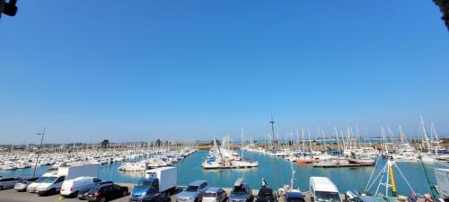 Saint-Vaast-la-Hougue Apartment | Gîte la rose des vents N 1